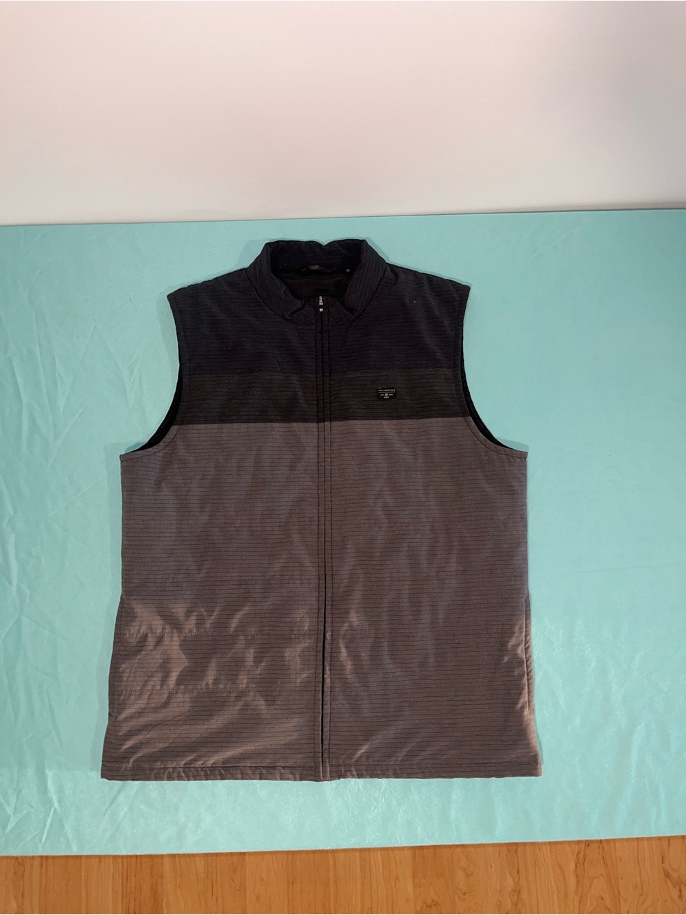 Travis Mathew Two-Tone Black & Gray Zip Vest